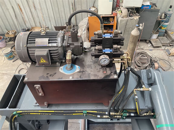 Prevent saw blade jumping