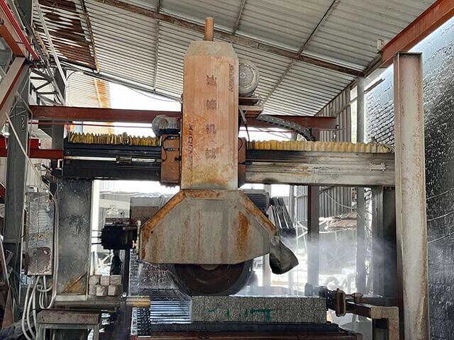 stone slicing machine