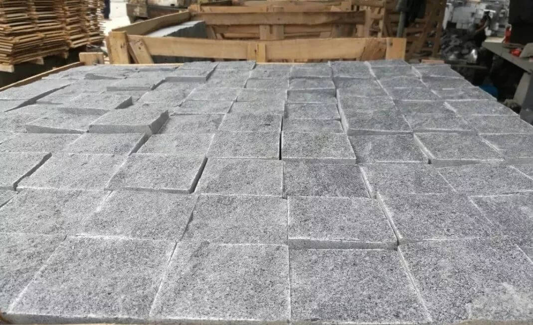 cobbl stone.jpg