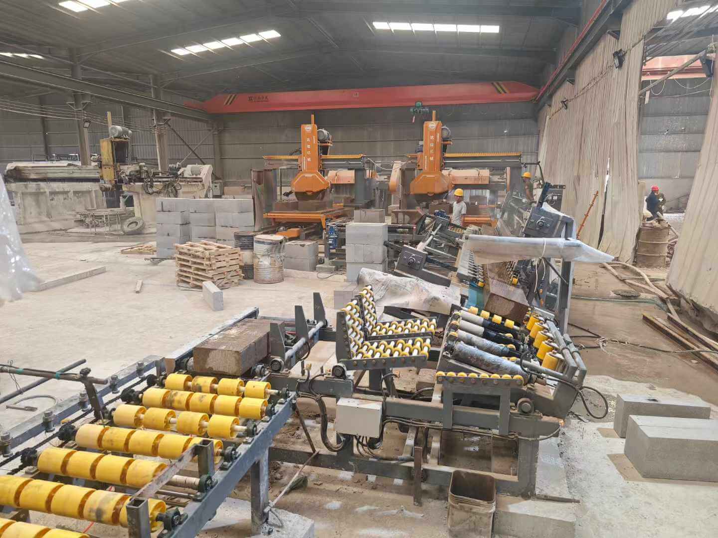 Top-notch precision with the kerb stone chamfering machine
